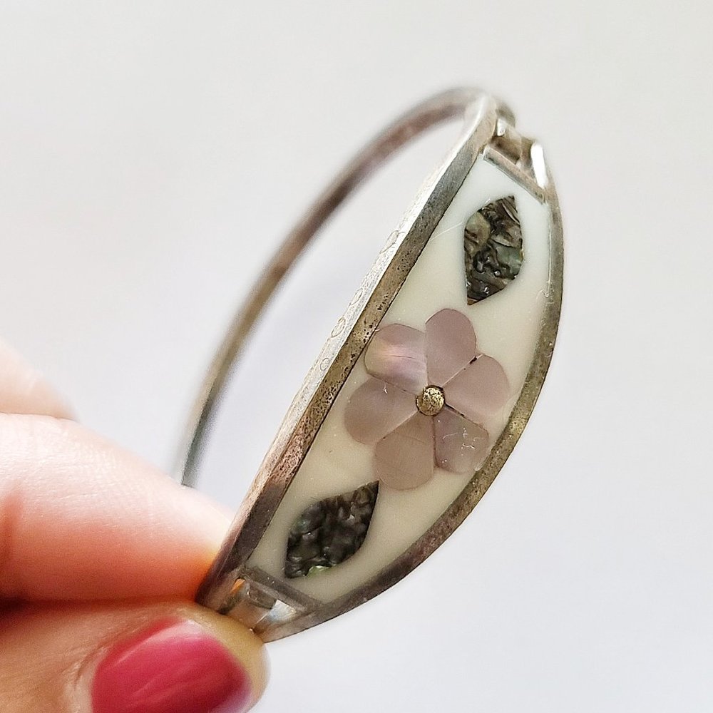 5/28 FLOWER BRACELET CUFF